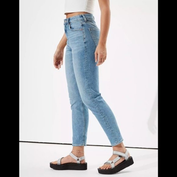 American Eagle Outfitters Denim - American Eagle Mom Jeans Blue Denim Size 6
